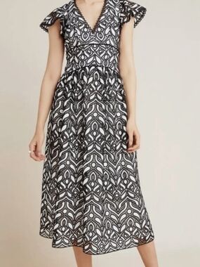 Monique Lhuillier Black and White Lace-Effect V-Neck Maxi Dress